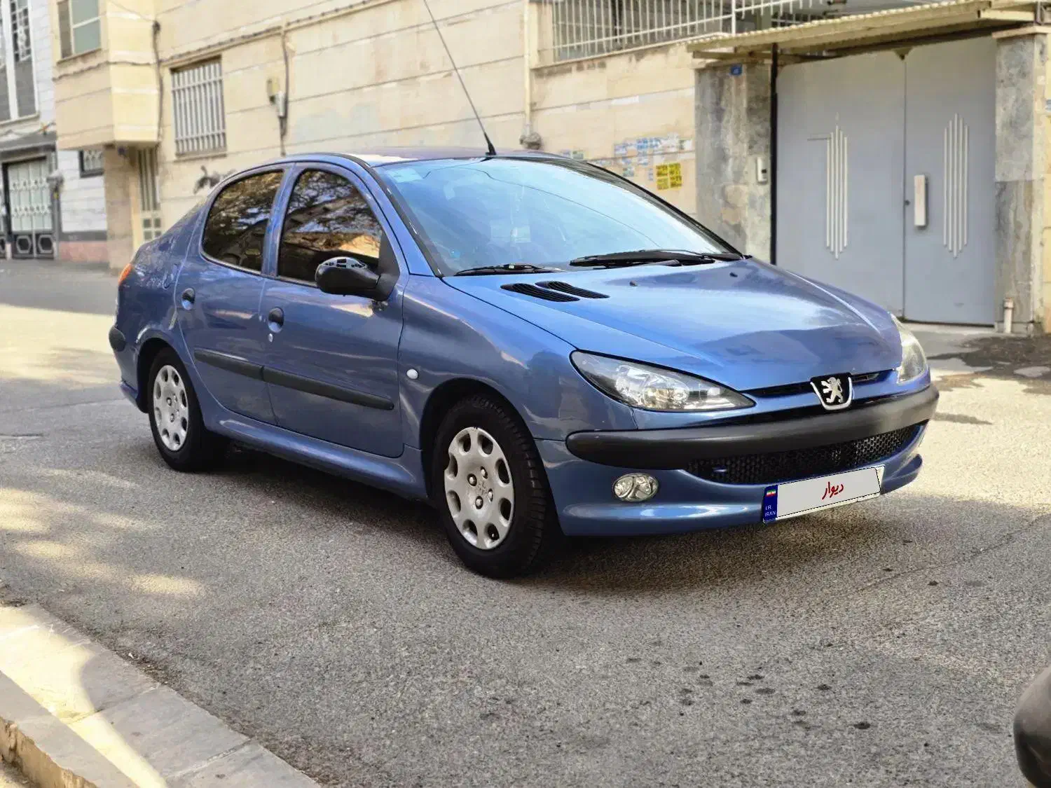 پژو ۲۰۶ صندوق دار v8 - 1393