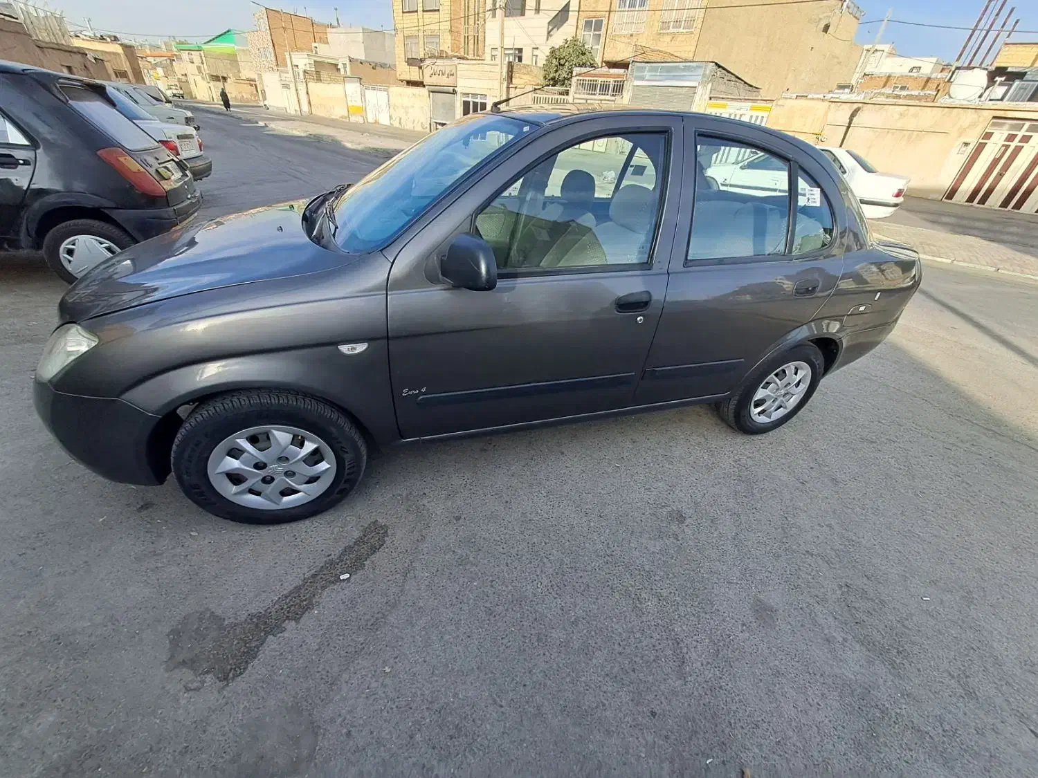 تیبا صندوق دار SX - 1393