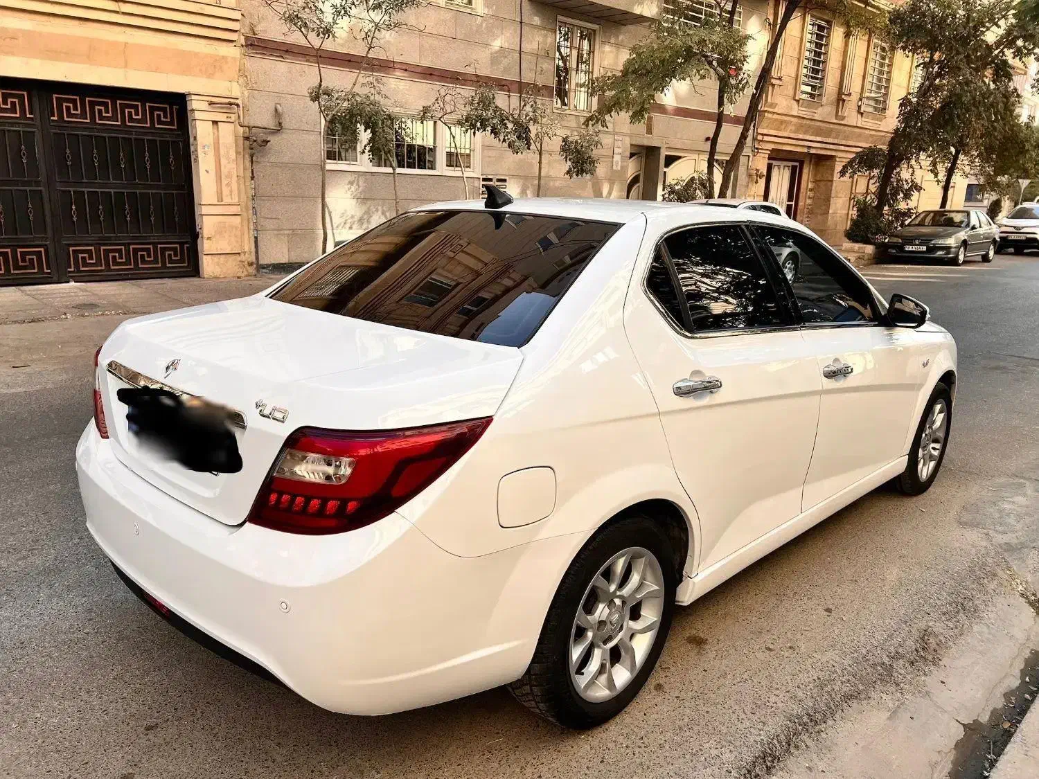 دنا پلاس توربو اتوماتیک - 1402