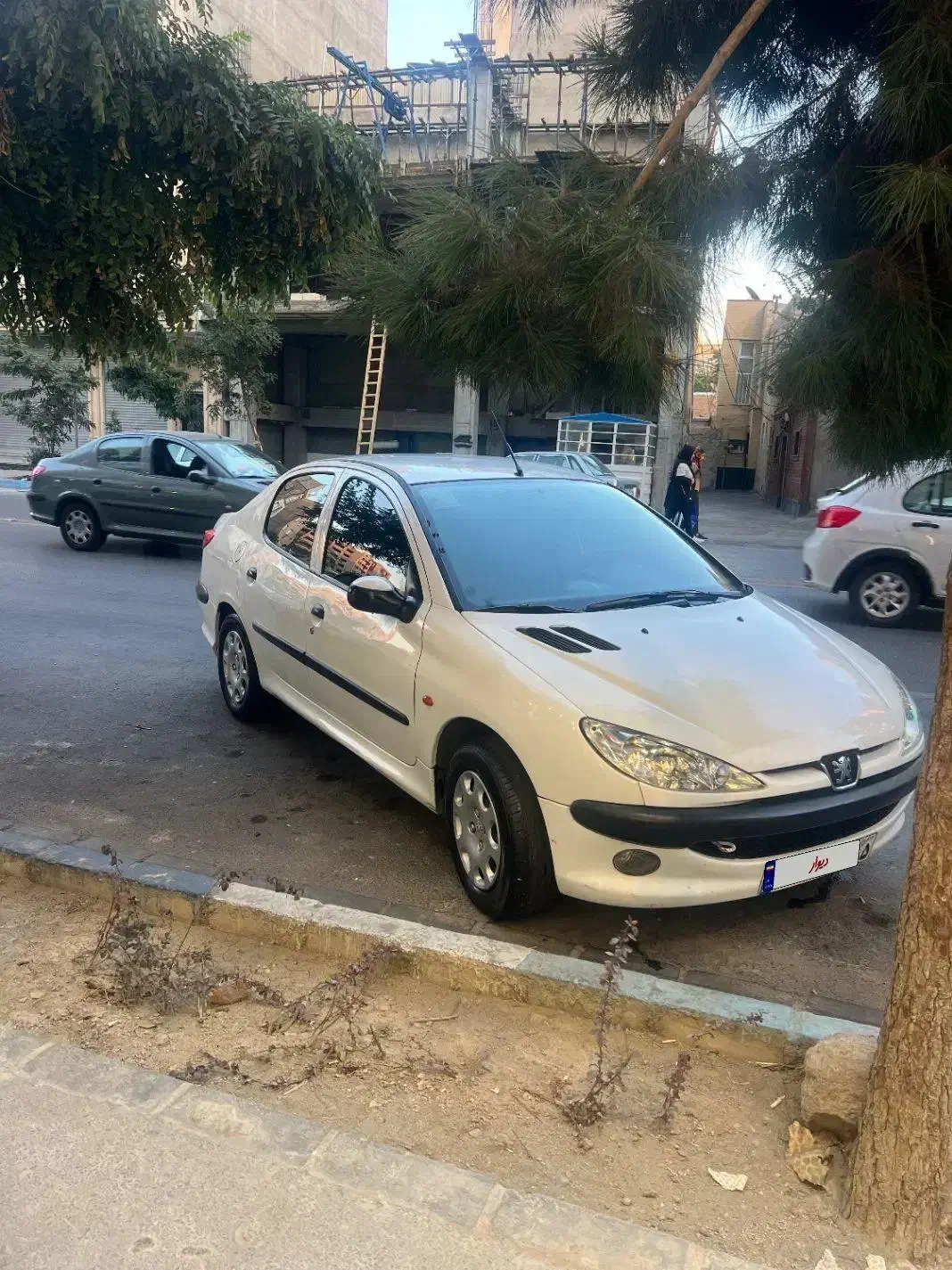 پژو ۲۰۶ صندوق دار v8 - 1394