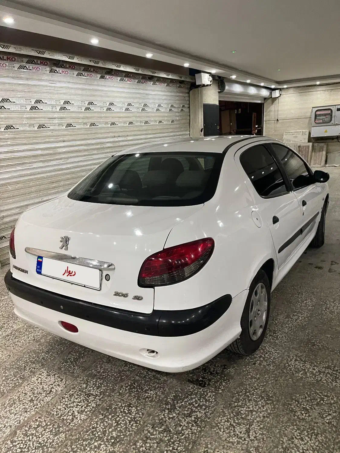 پژو ۲۰۶ صندوق دار v8 - 1390