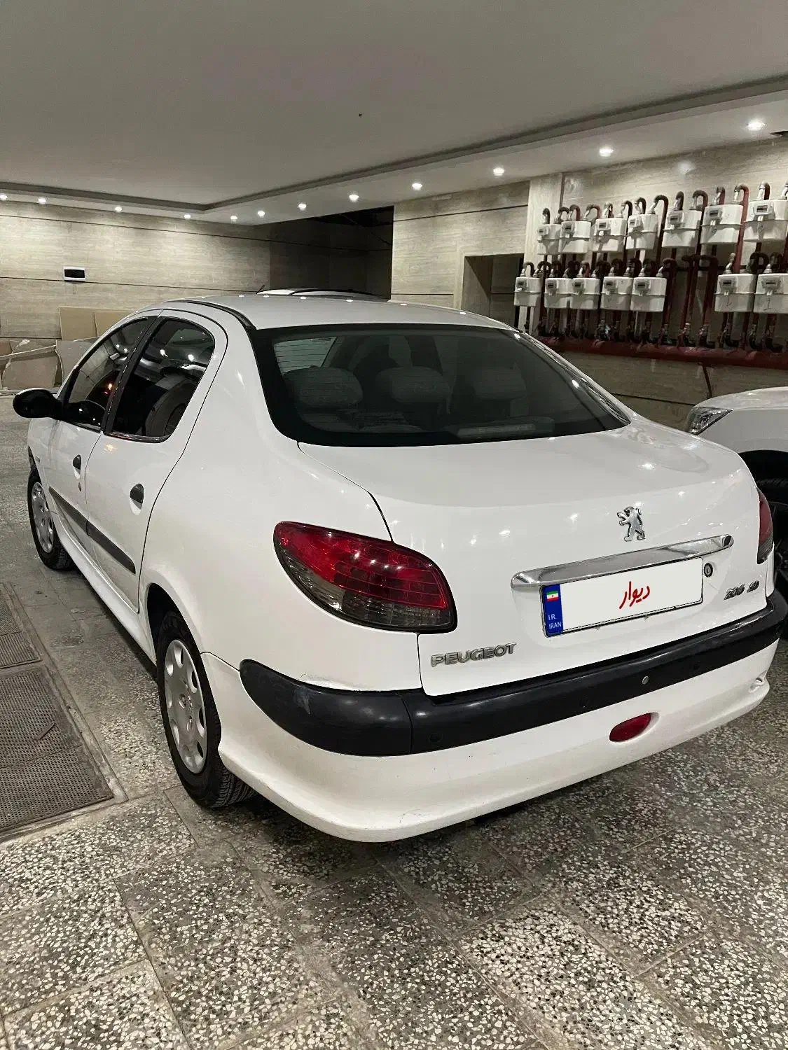 پژو ۲۰۶ صندوق دار v8 - 1390