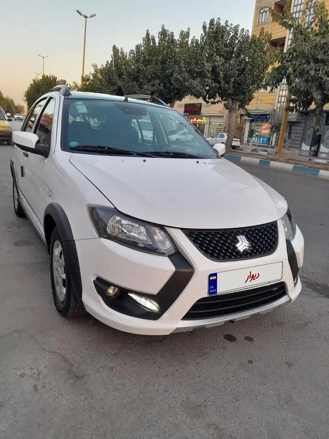 کوییک R دنده‌ای - 1402