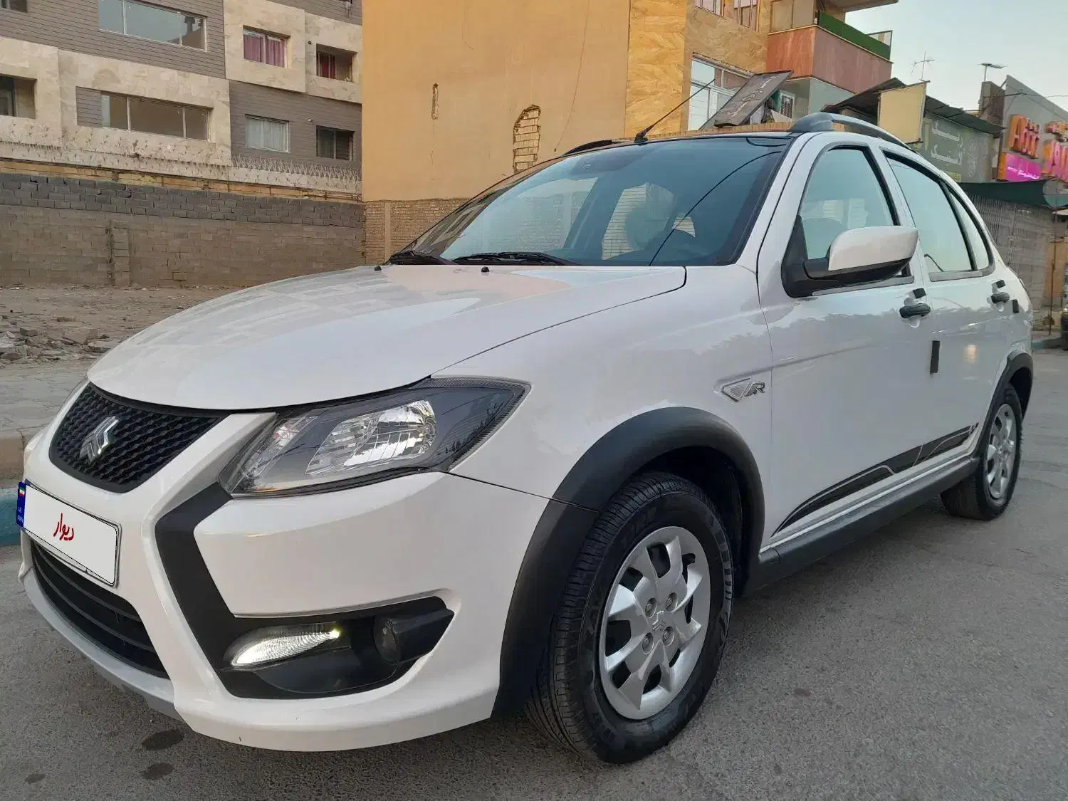 کوییک R دنده‌ای - 1402