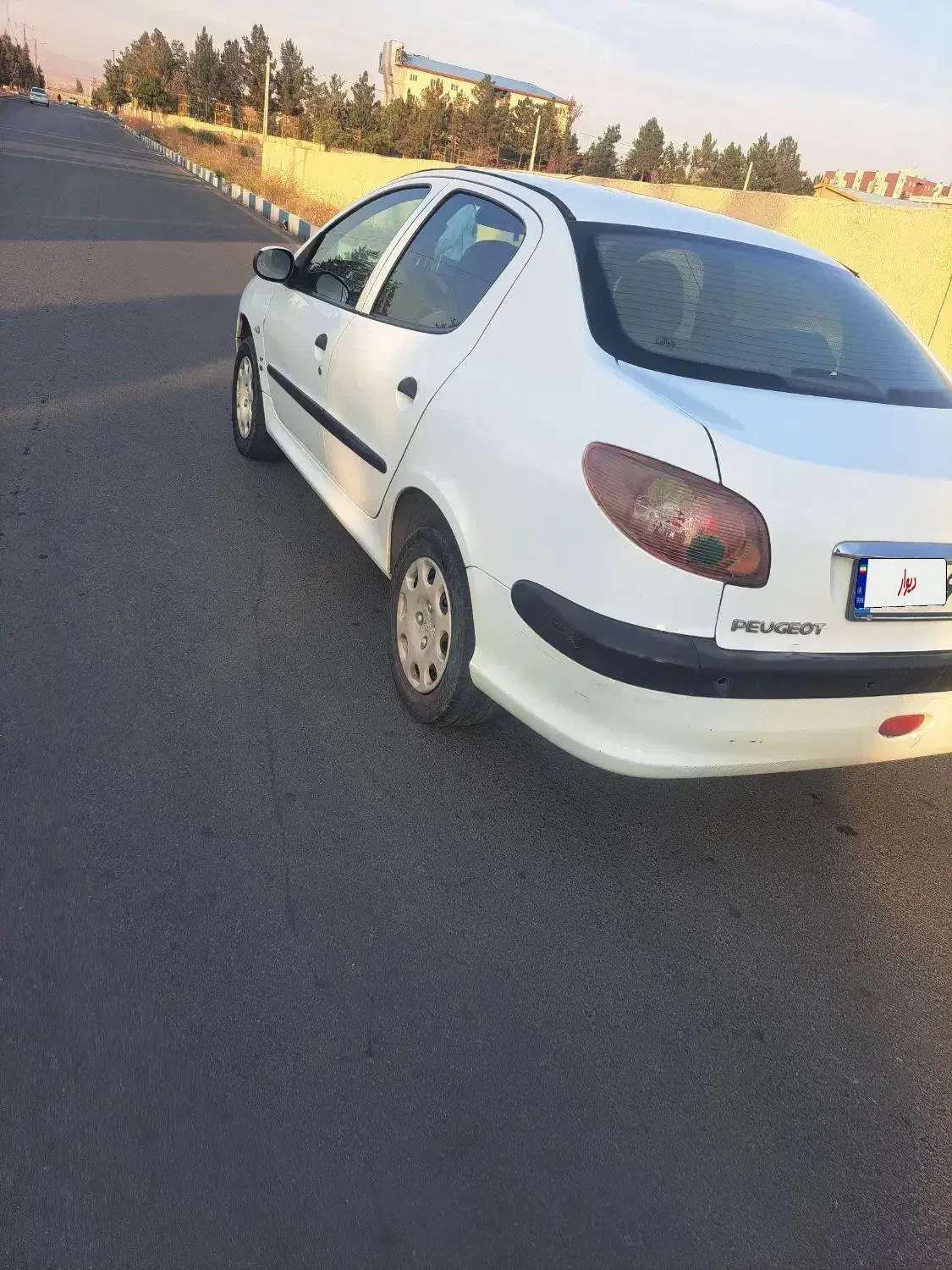 پژو ۲۰۶ صندوق دار v8 - 1392