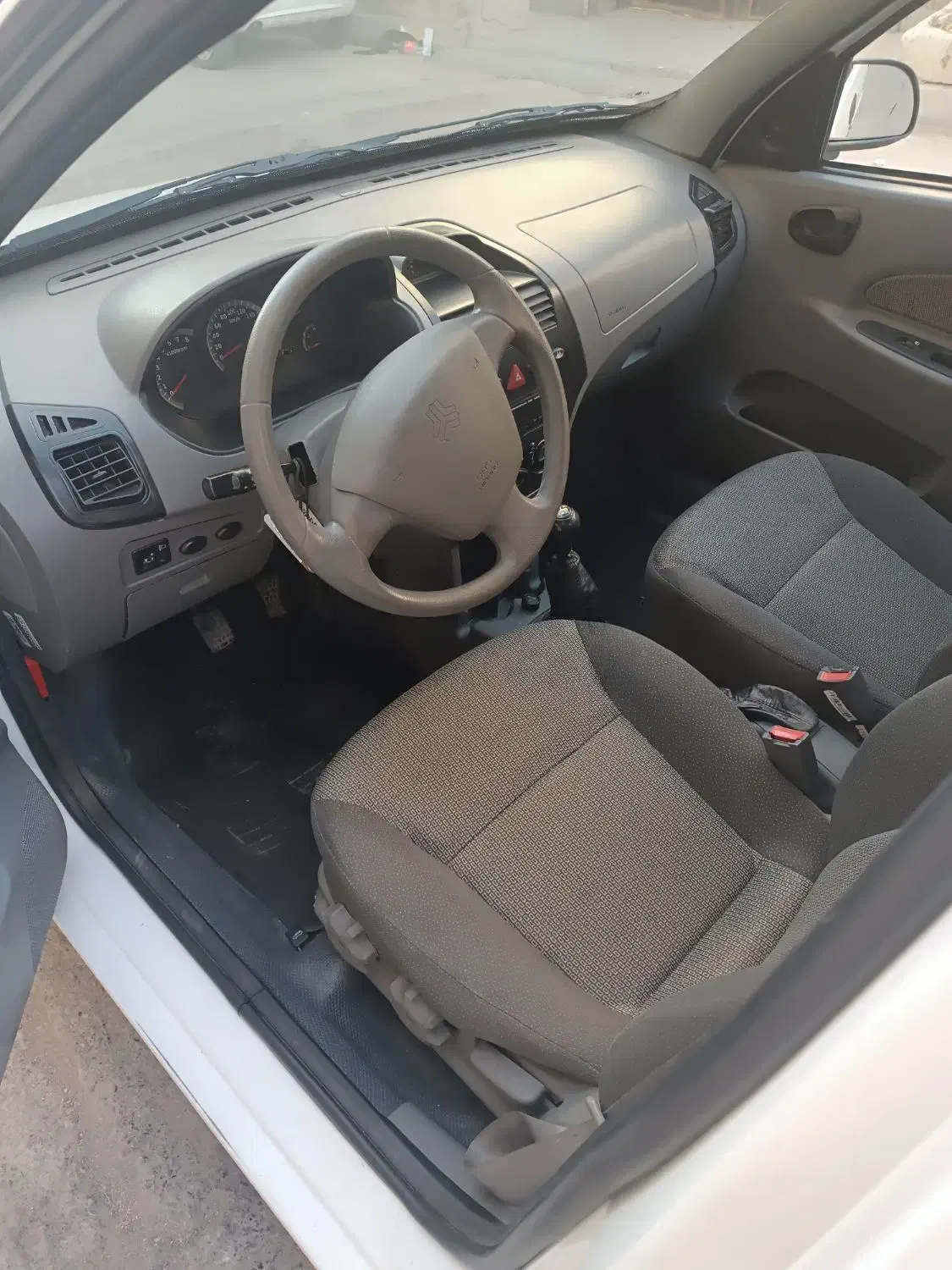 تیبا صندوق دار EX - 1400