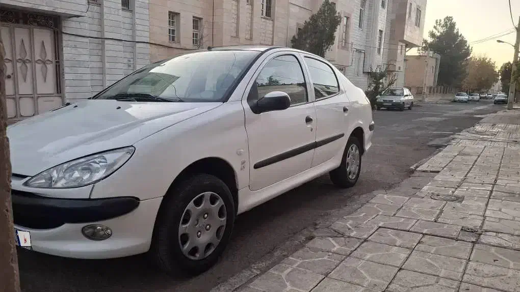 پژو ۲۰۶ صندوق دار v8 - 1392