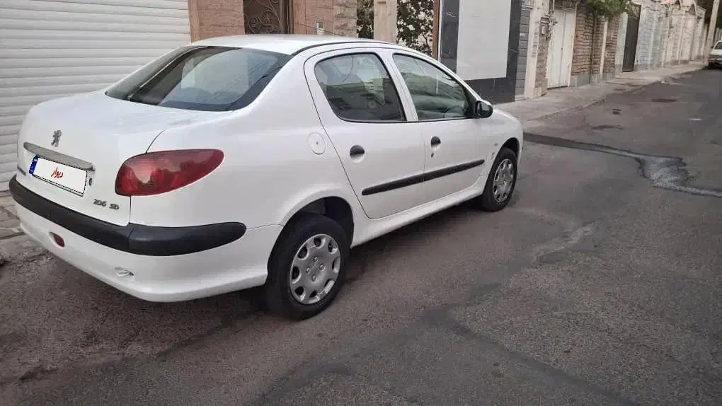 پژو ۲۰۶ صندوق دار v8 - 1392