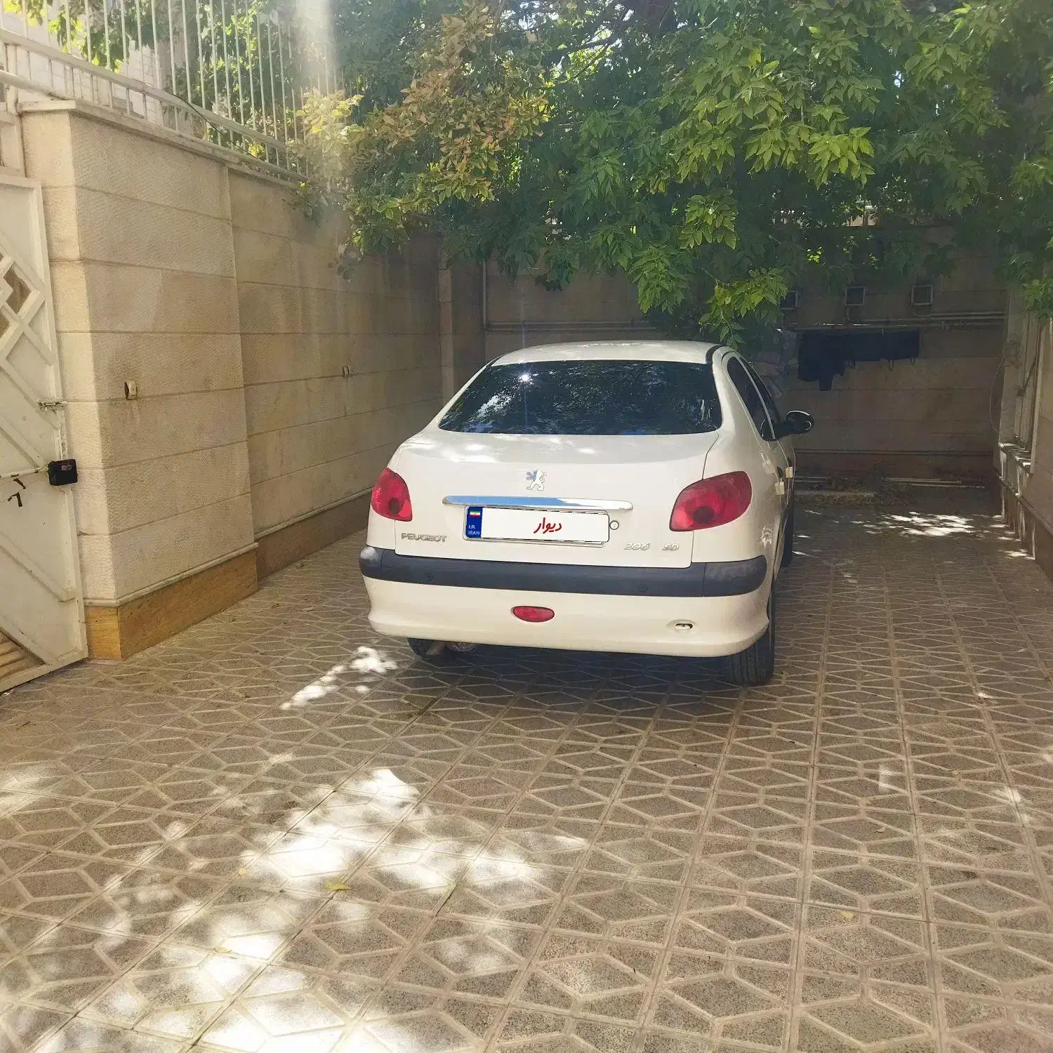 پژو ۲۰۶ صندوق دار v8 - 1395