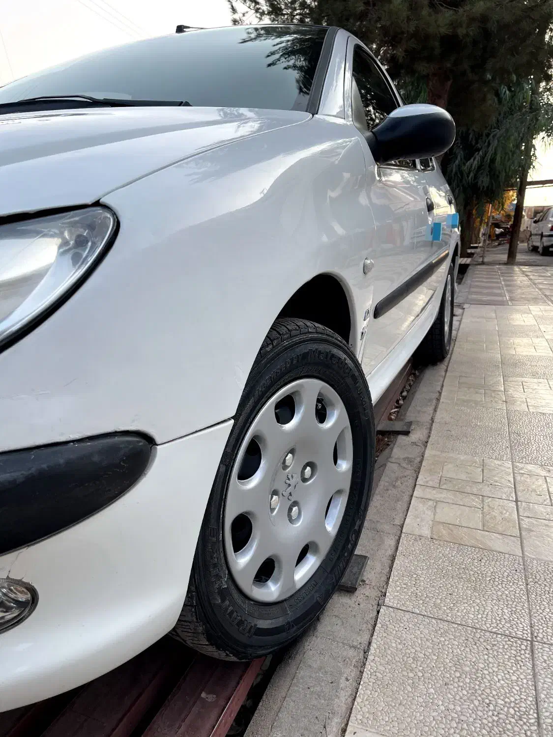 پژو ۲۰۶ صندوق دار v8 - 1395