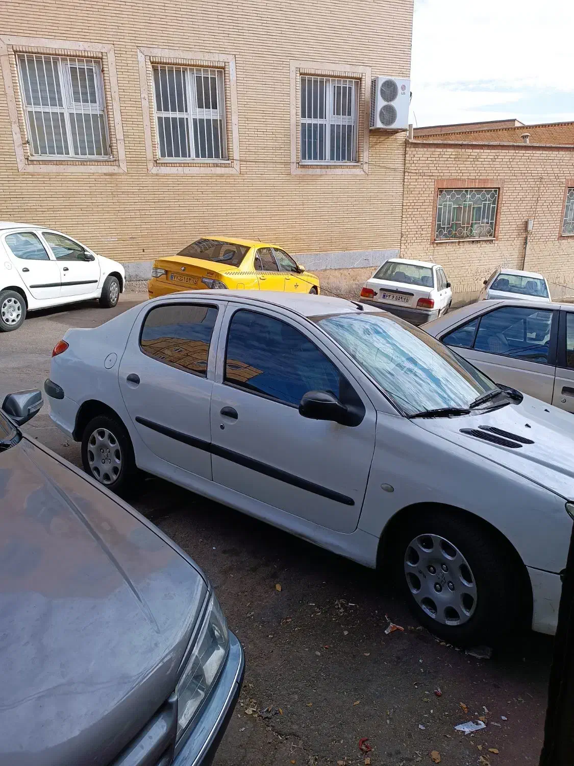 پژو ۲۰۶ صندوق دار v8 - 1390