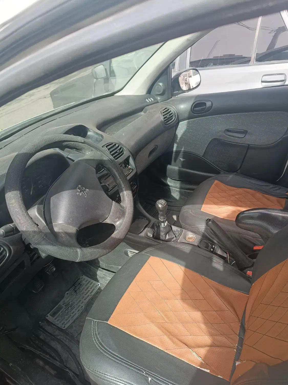 پژو ۲۰۶ صندوق دار v8 - 1390