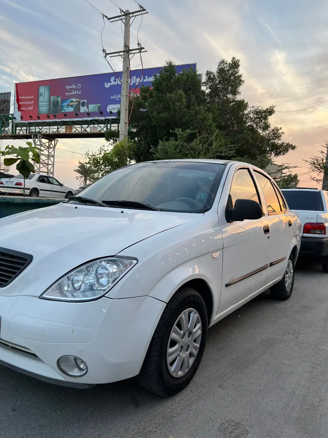 تیبا صندوق دار SX - 1392