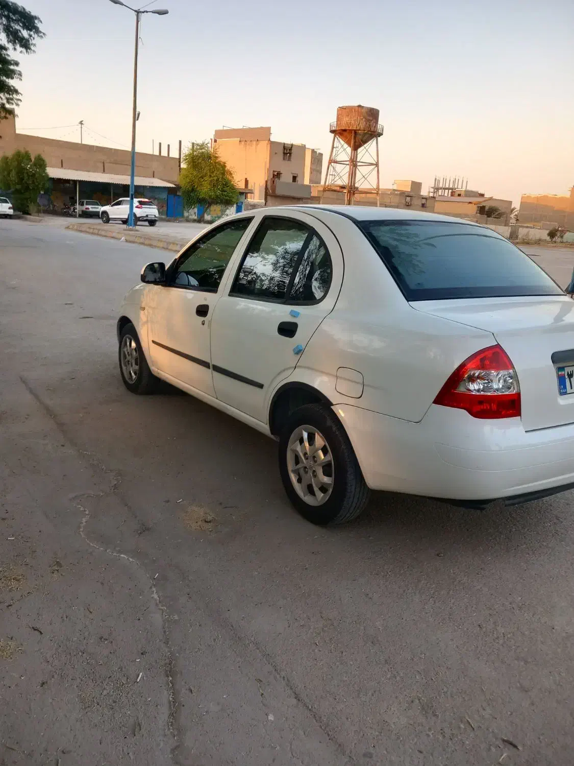 تیبا صندوق دار SX - 1400