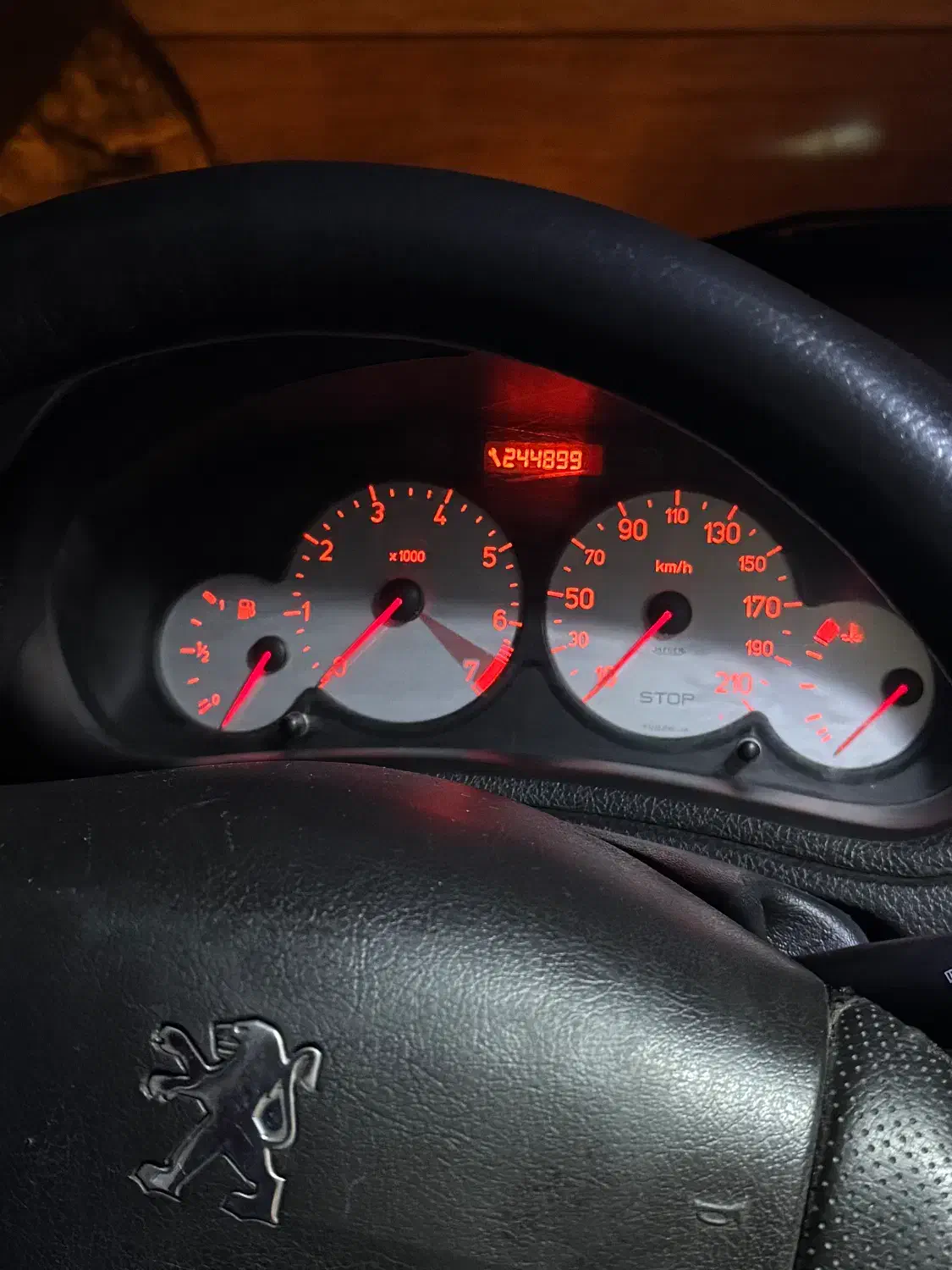 پژو ۲۰۶ صندوق دار v8 - 1391