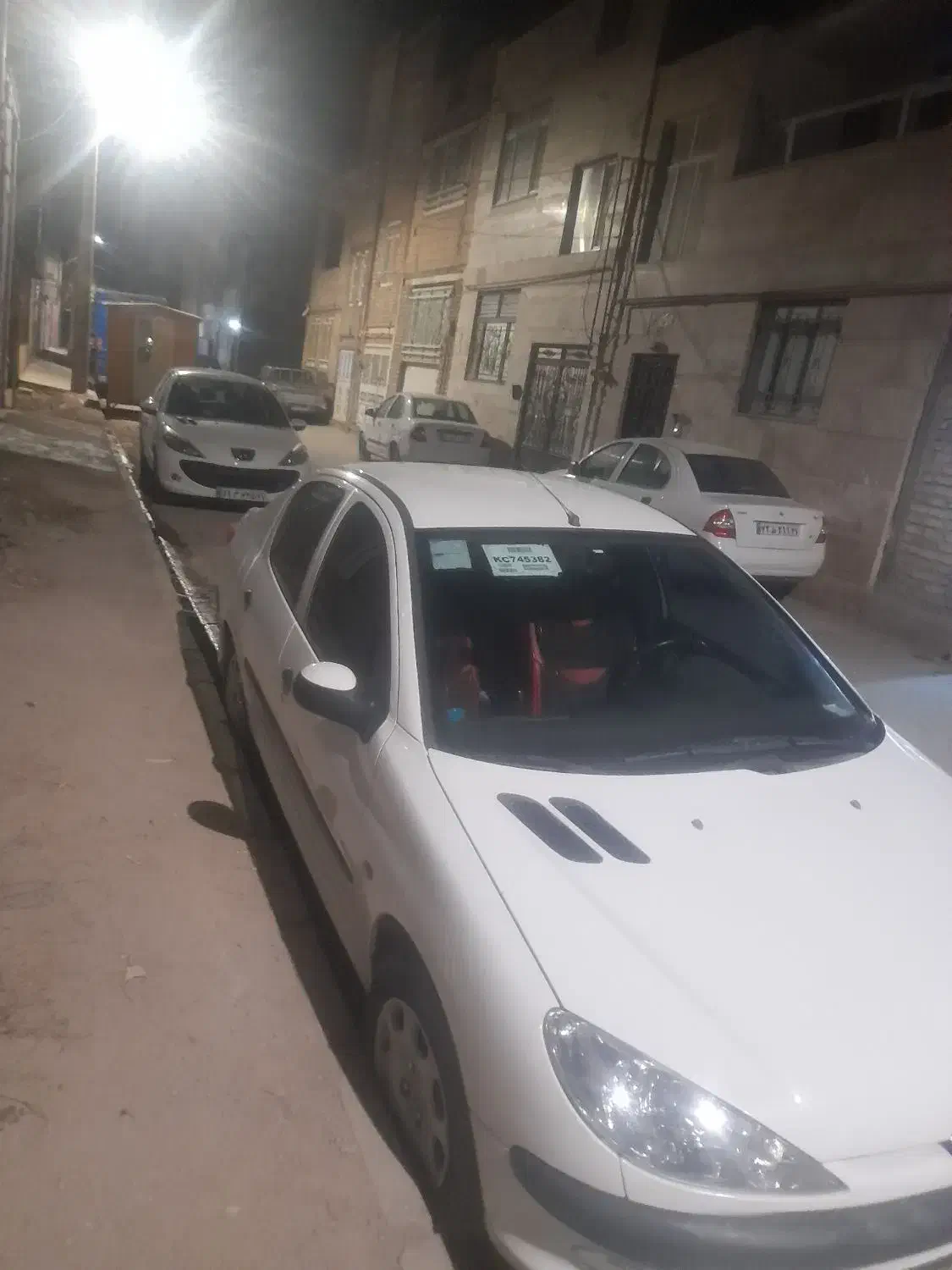 پژو ۲۰۶ صندوق دار v8 - 1395