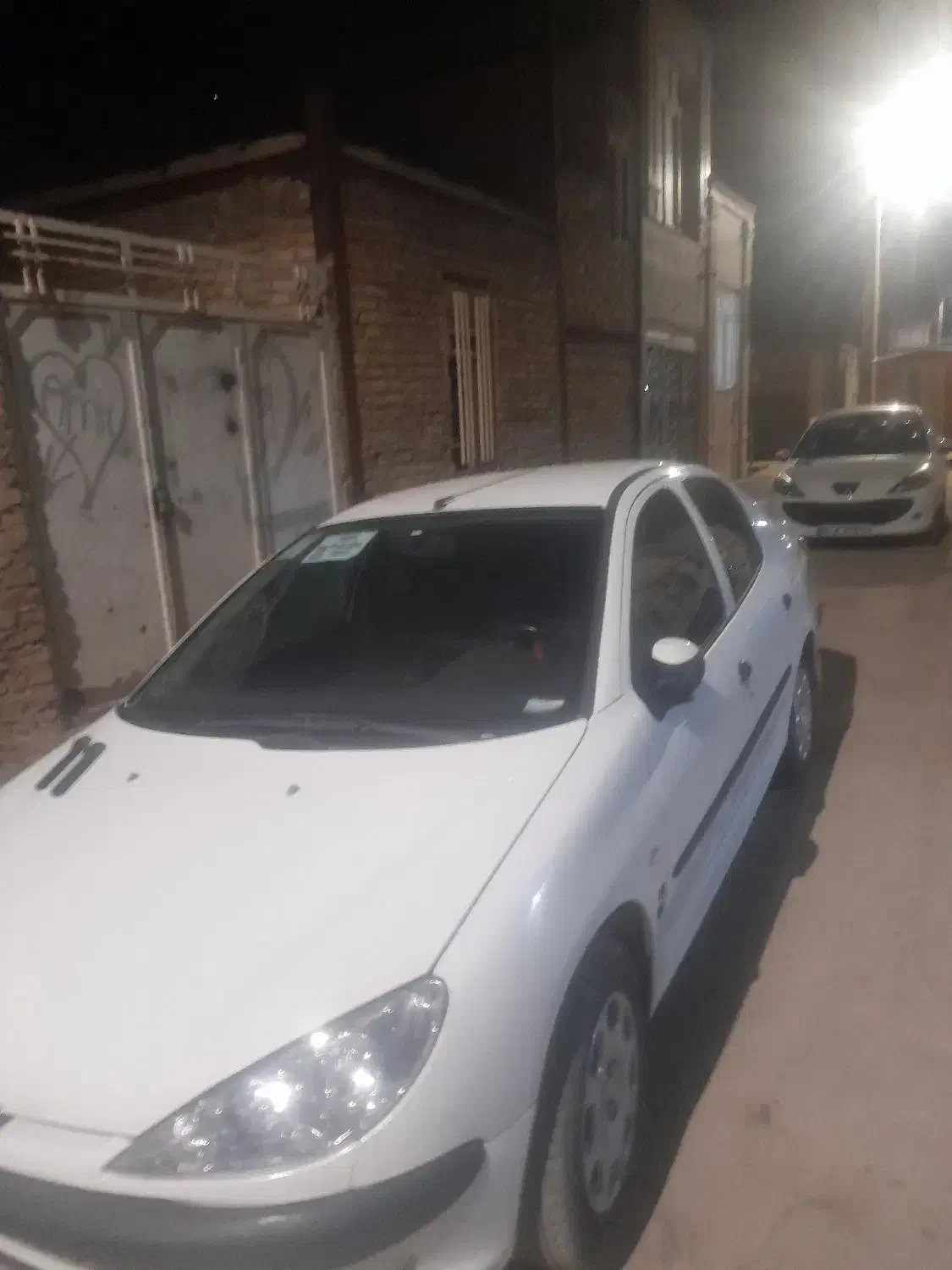 پژو ۲۰۶ صندوق دار v8 - 1395