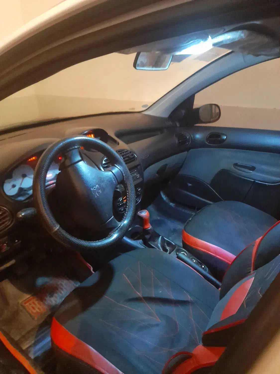پژو ۲۰۶ صندوق دار v8 - 1395
