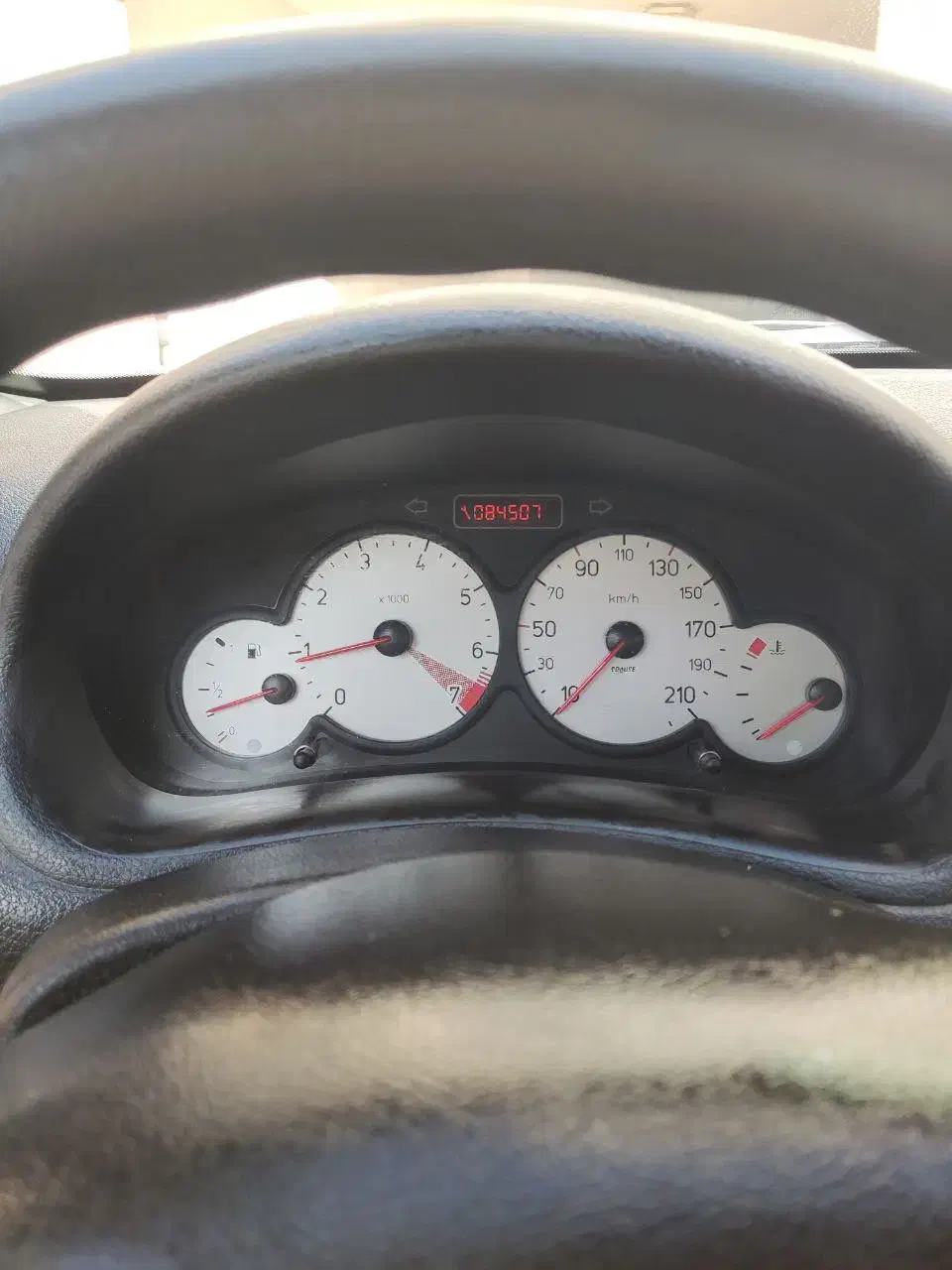 پژو ۲۰۶ صندوق دار v8 - 1397