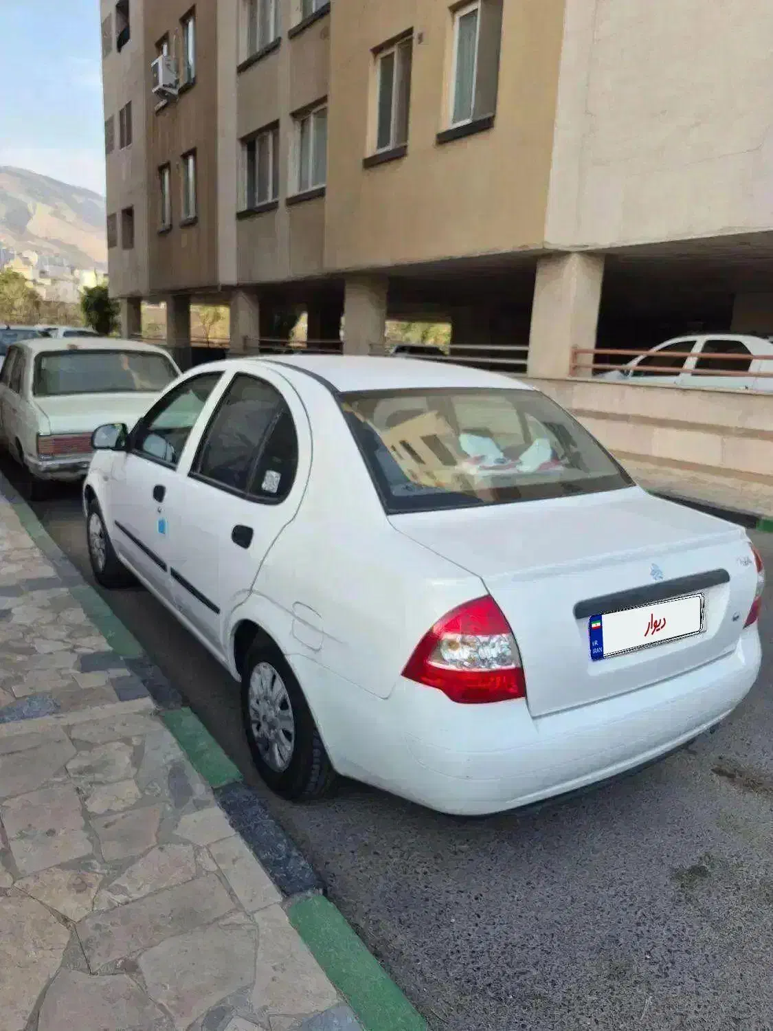 تیبا صندوق دار SX - 1401
