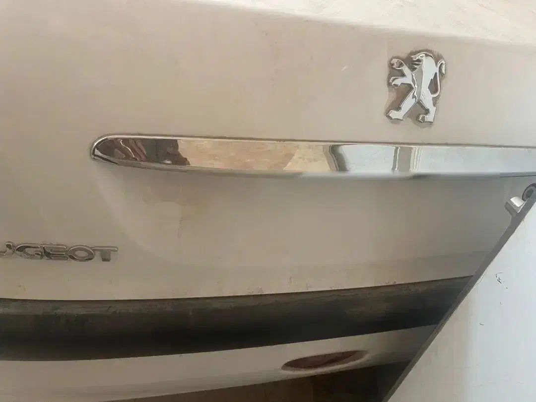 پژو ۲۰۶ صندوق دار v8 - 1398