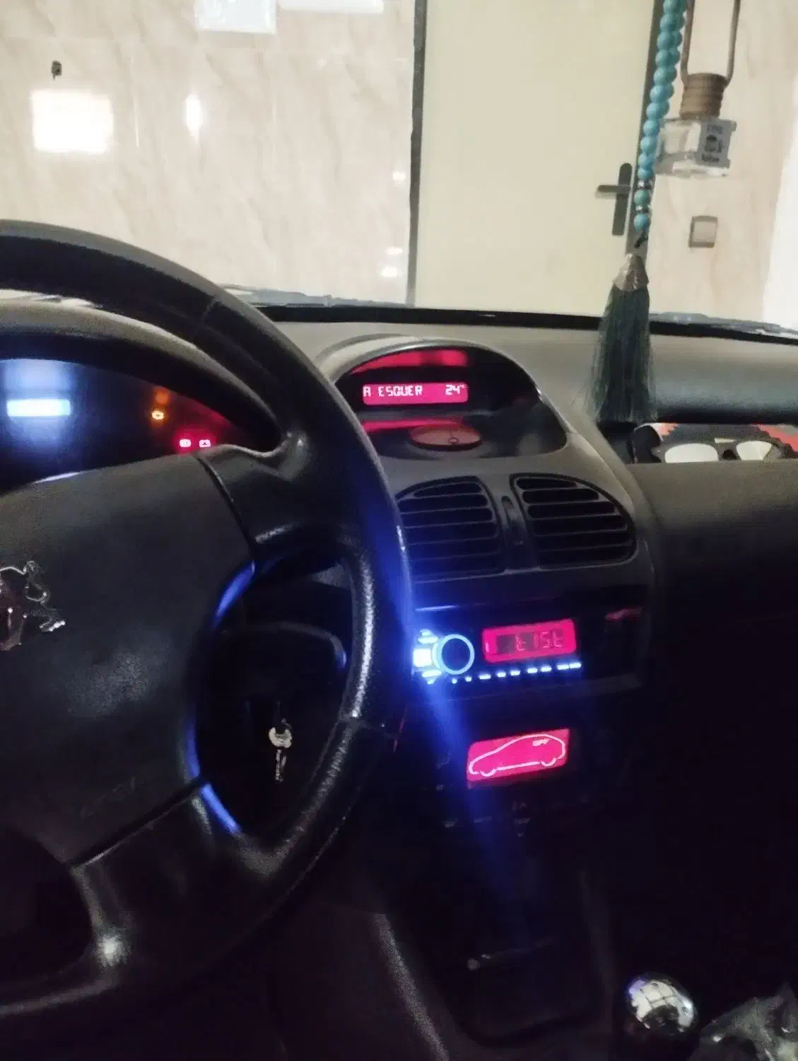 پژو ۲۰۶ صندوق دار v8 - 1385