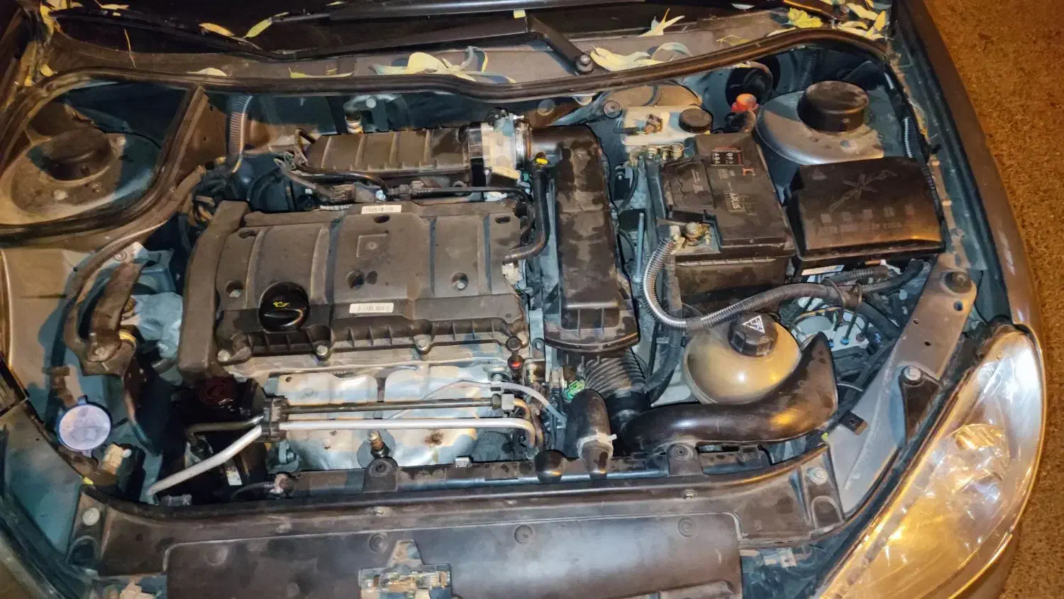 پژو ۲۰۶ صندوق دار v8 - 1395
