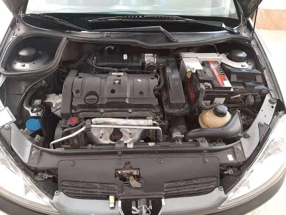 پژو ۲۰۶ صندوق دار v8 - 1397