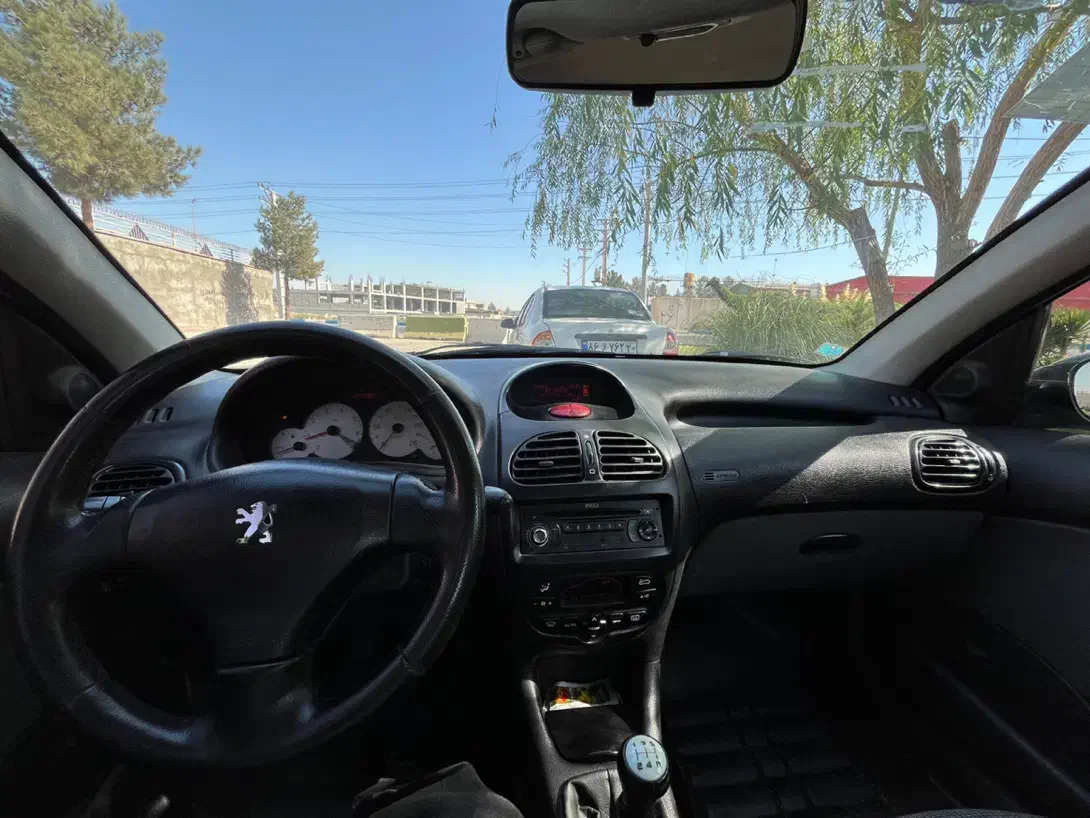پژو ۲۰۶ صندوق دار v8 - 1395