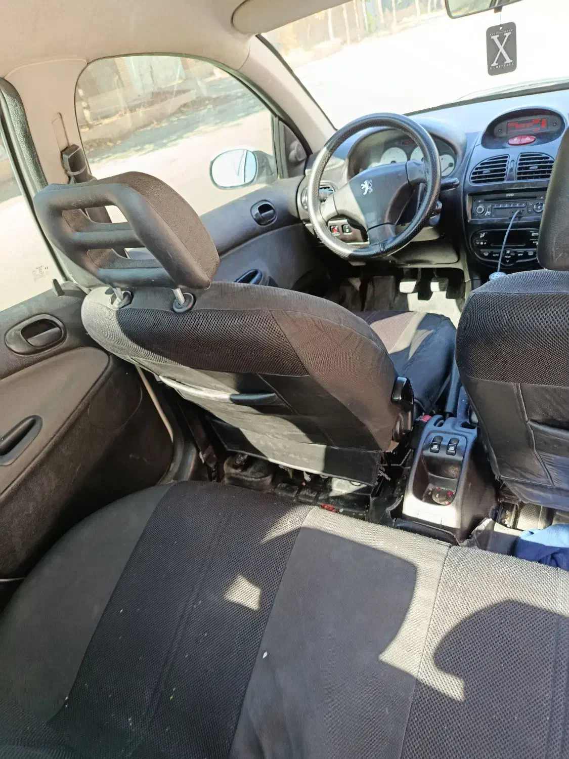 پژو ۲۰۶ صندوق دار v8 - 1394