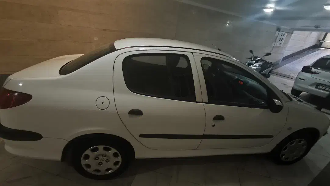 پژو ۲۰۶ صندوق دار v8 - 1398