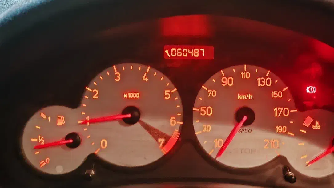 پژو ۲۰۶ صندوق دار v8 - 1398
