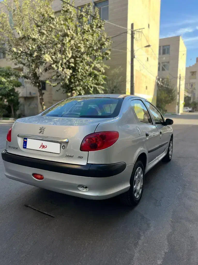 پژو ۲۰۶ صندوق دار v8 - 1393