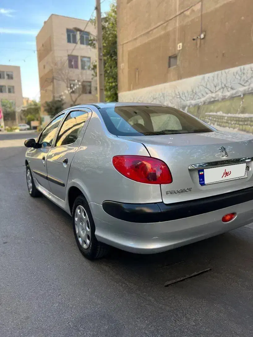پژو ۲۰۶ صندوق دار v8 - 1393