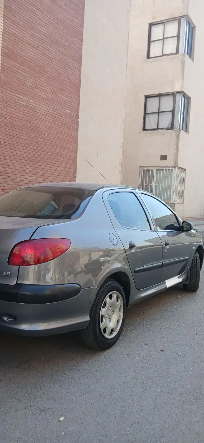 پژو ۲۰۶ صندوق دار v8 - 1391