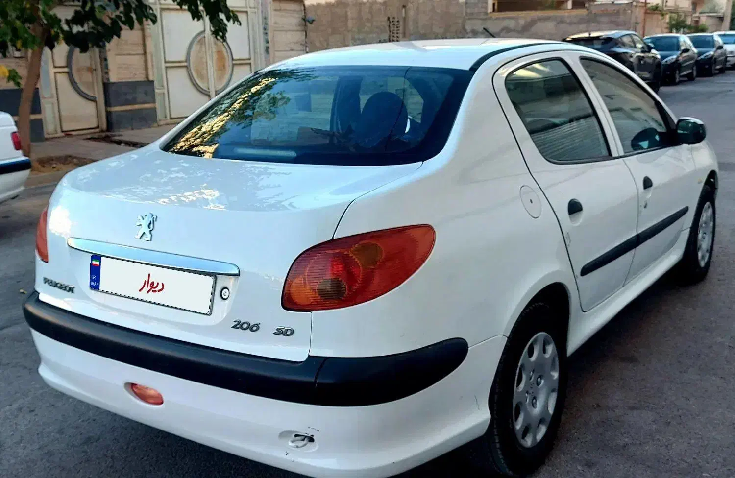 پژو ۲۰۶ صندوق دار v8 - 1393