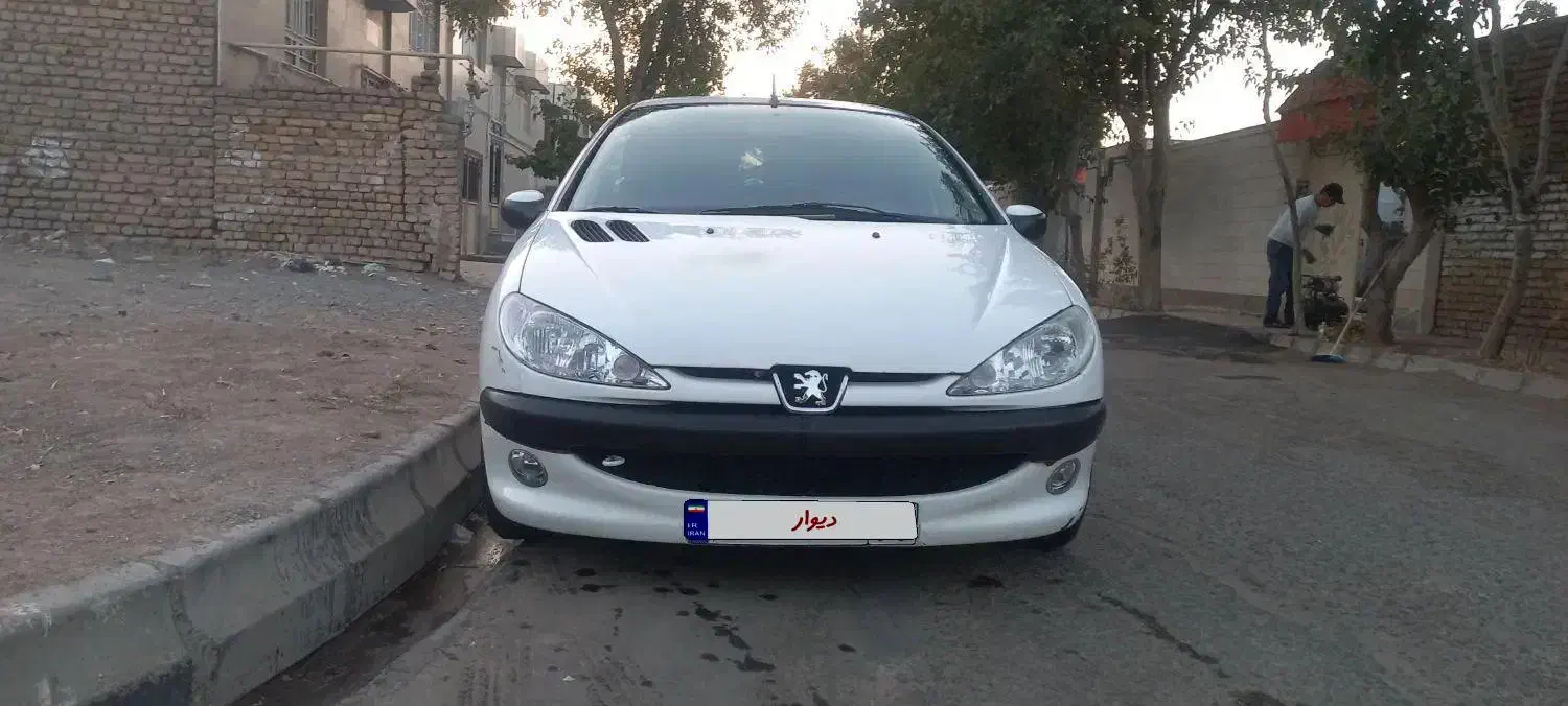 پژو ۲۰۶ صندوق دار v8 - 1390