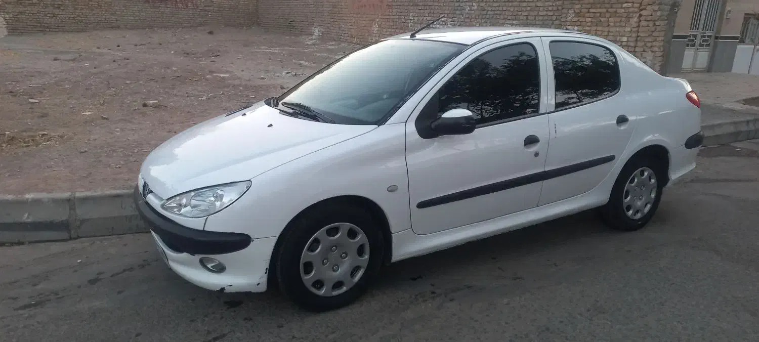 پژو ۲۰۶ صندوق دار v8 - 1390