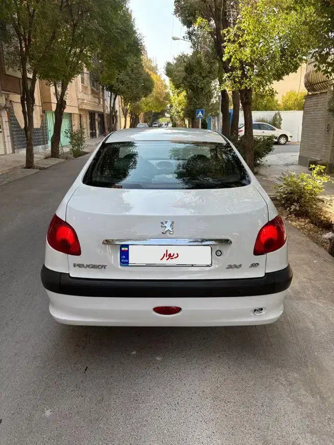 پژو ۲۰۶ صندوق دار v8 - 1395