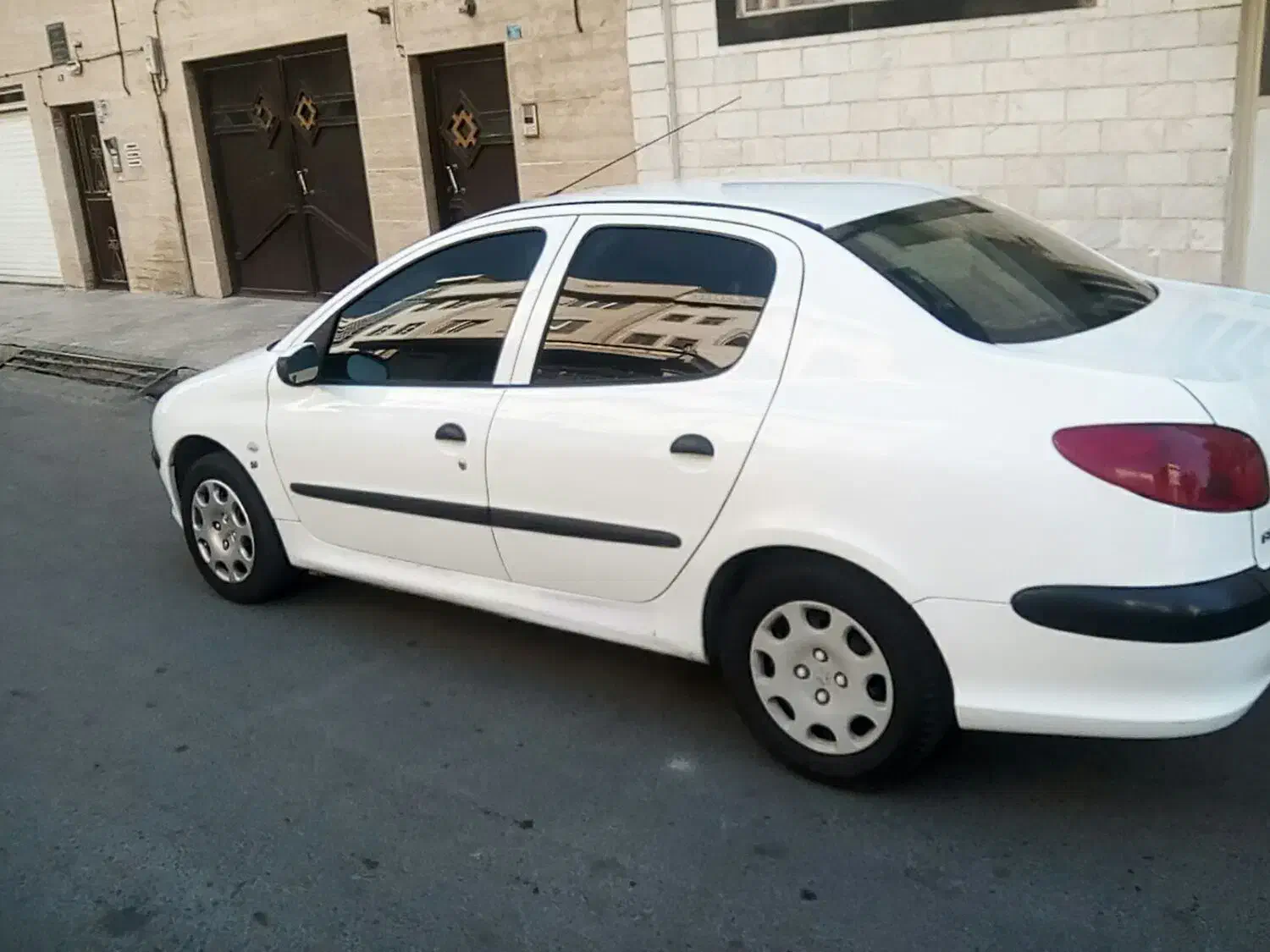 پژو ۲۰۶ صندوق دار v8 - 1398