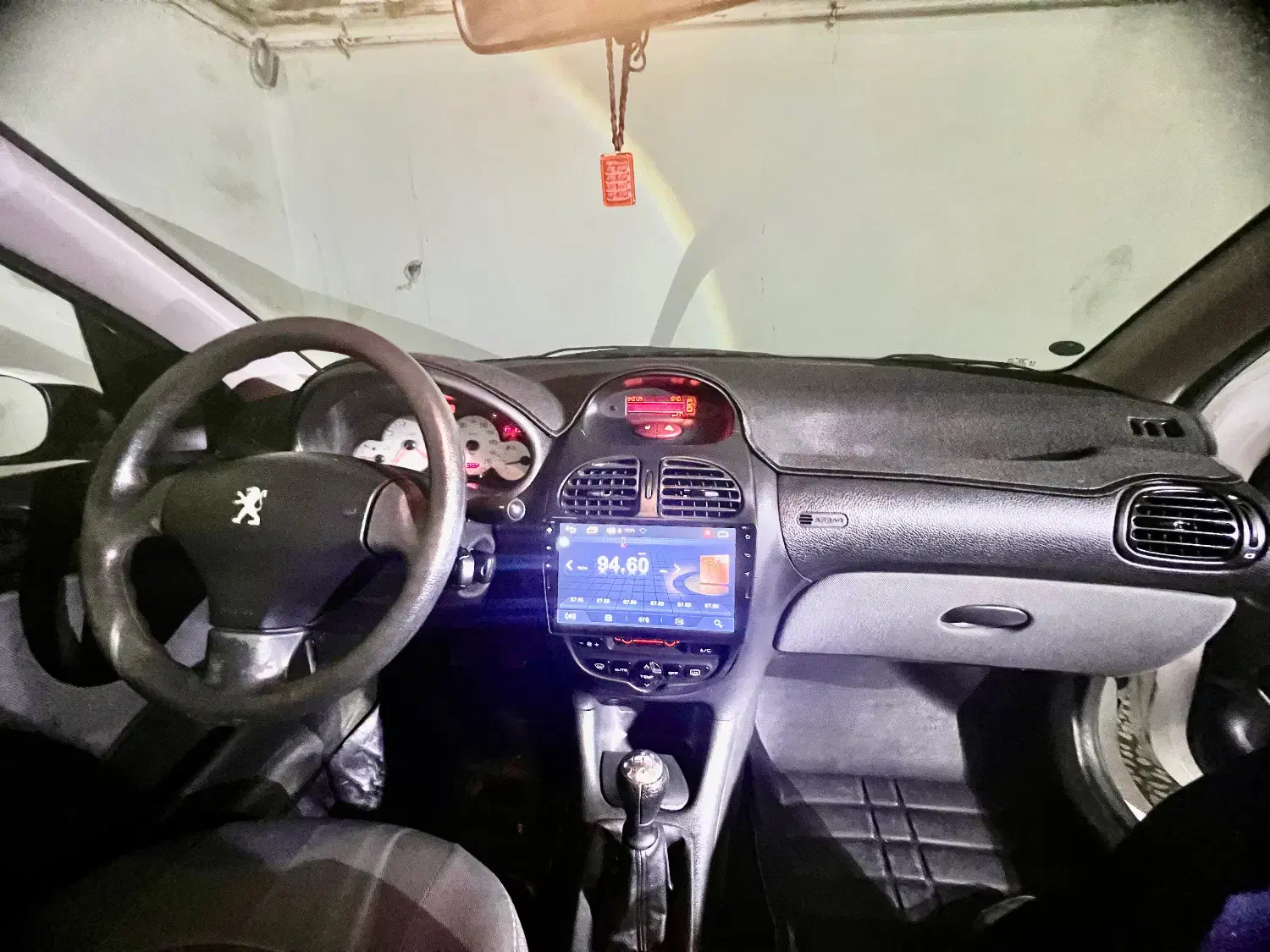 پژو ۲۰۶ صندوق دار v8 - 1399
