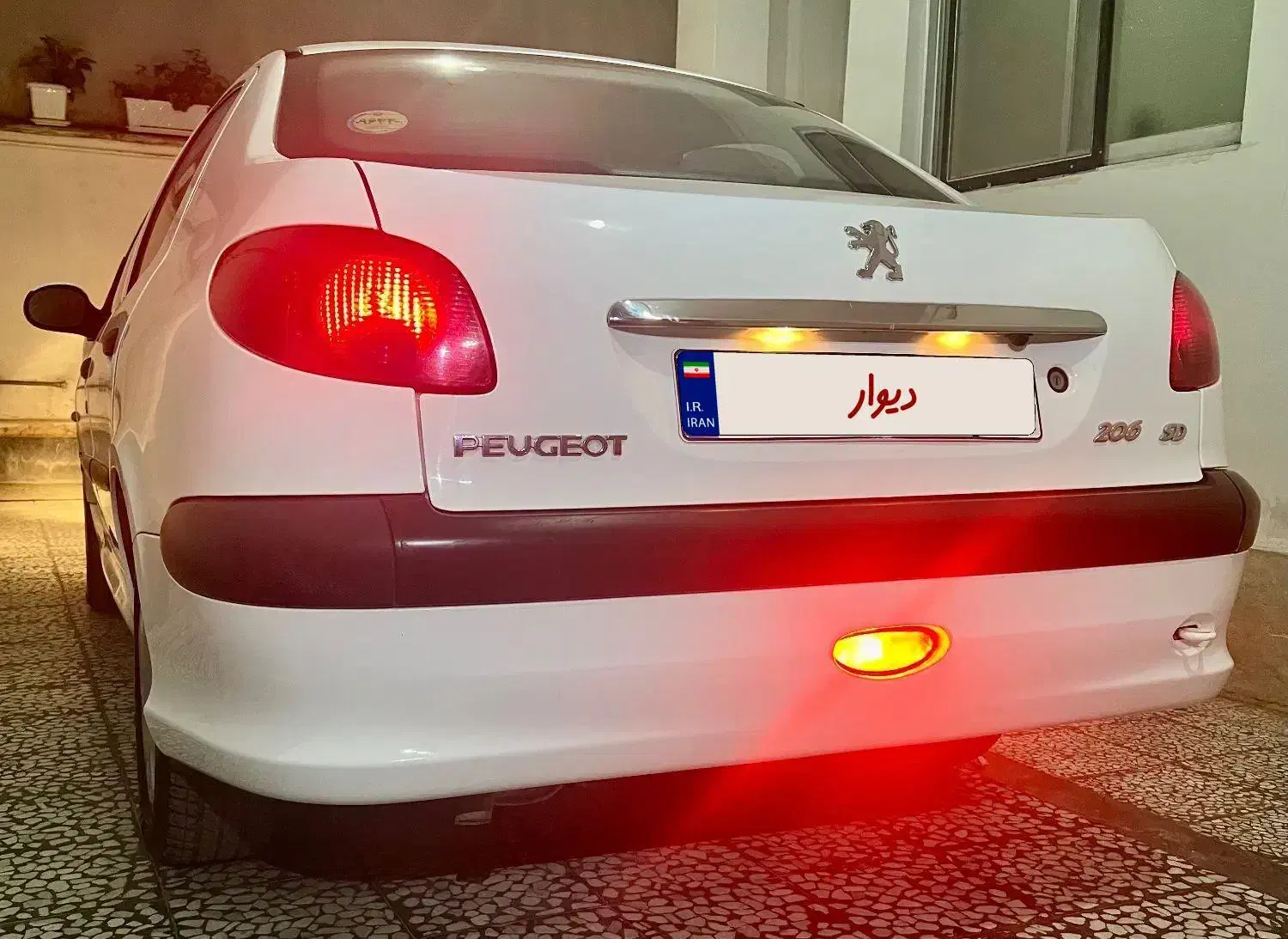 پژو ۲۰۶ صندوق دار v8 - 1399