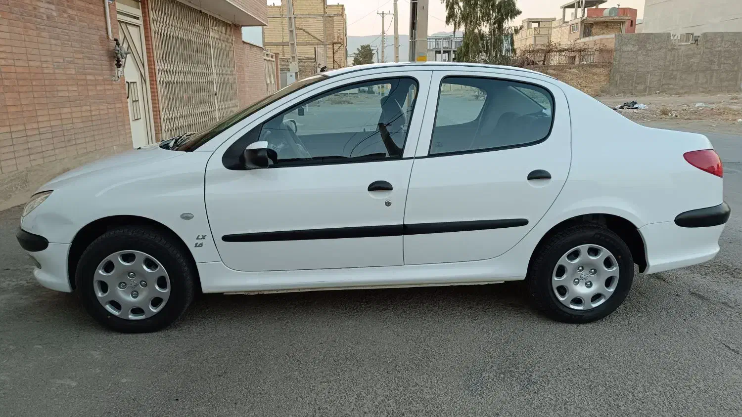 پژو ۲۰۶ صندوق دار v8 - 1398