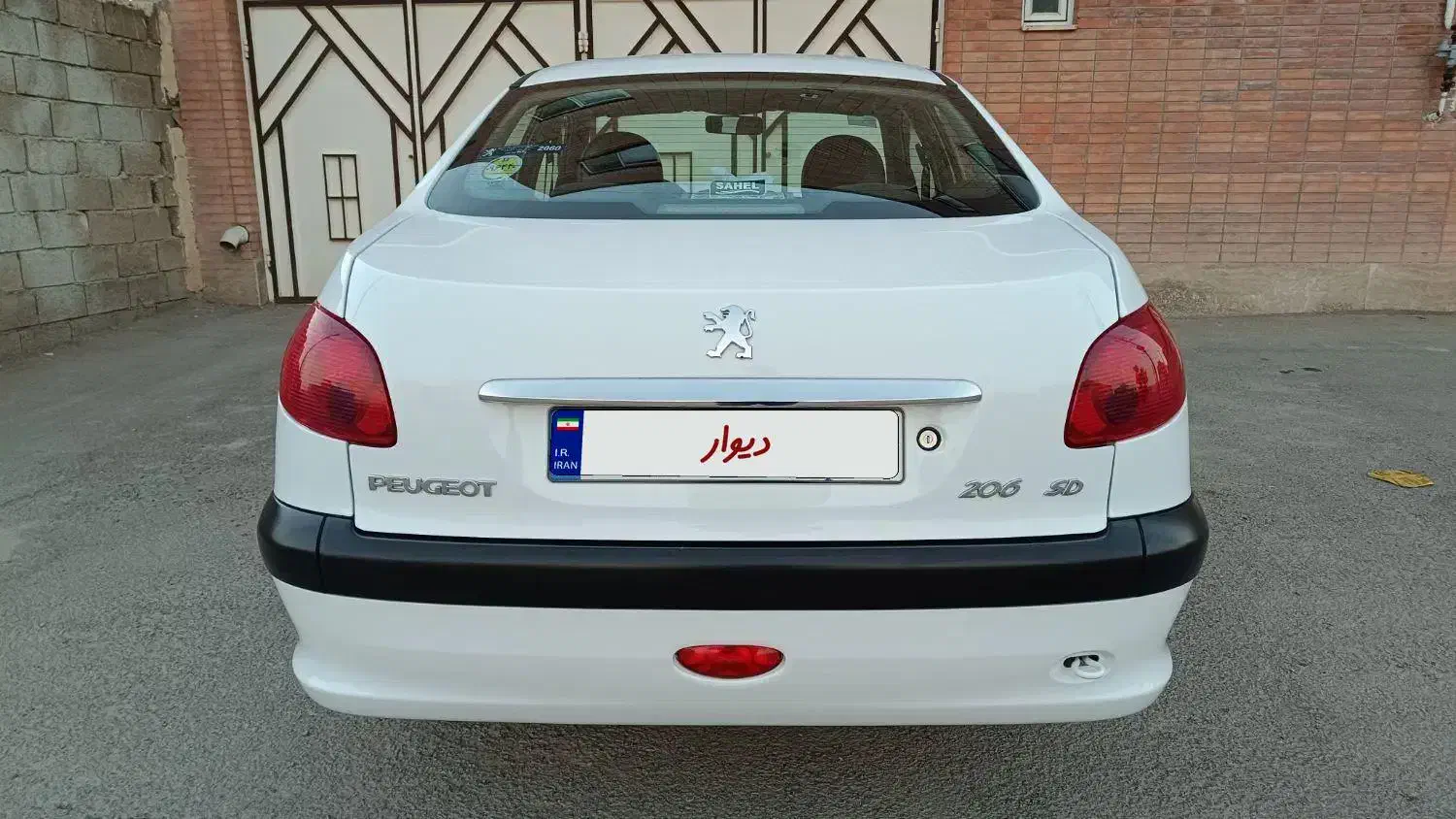 پژو ۲۰۶ صندوق دار v8 - 1398