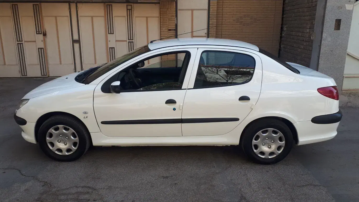 پژو ۲۰۶ صندوق دار v8 - 1394