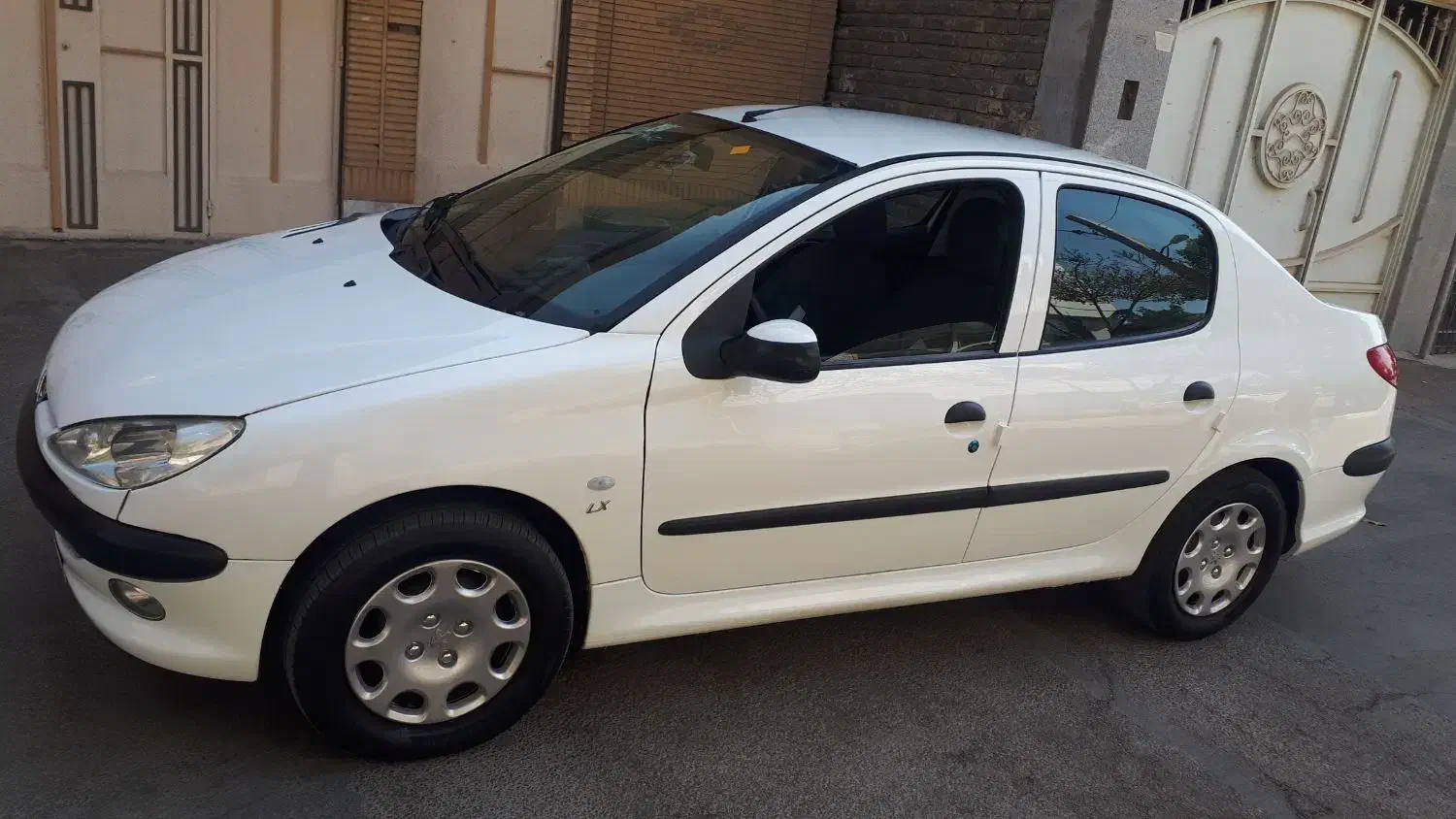 پژو ۲۰۶ صندوق دار v8 - 1394