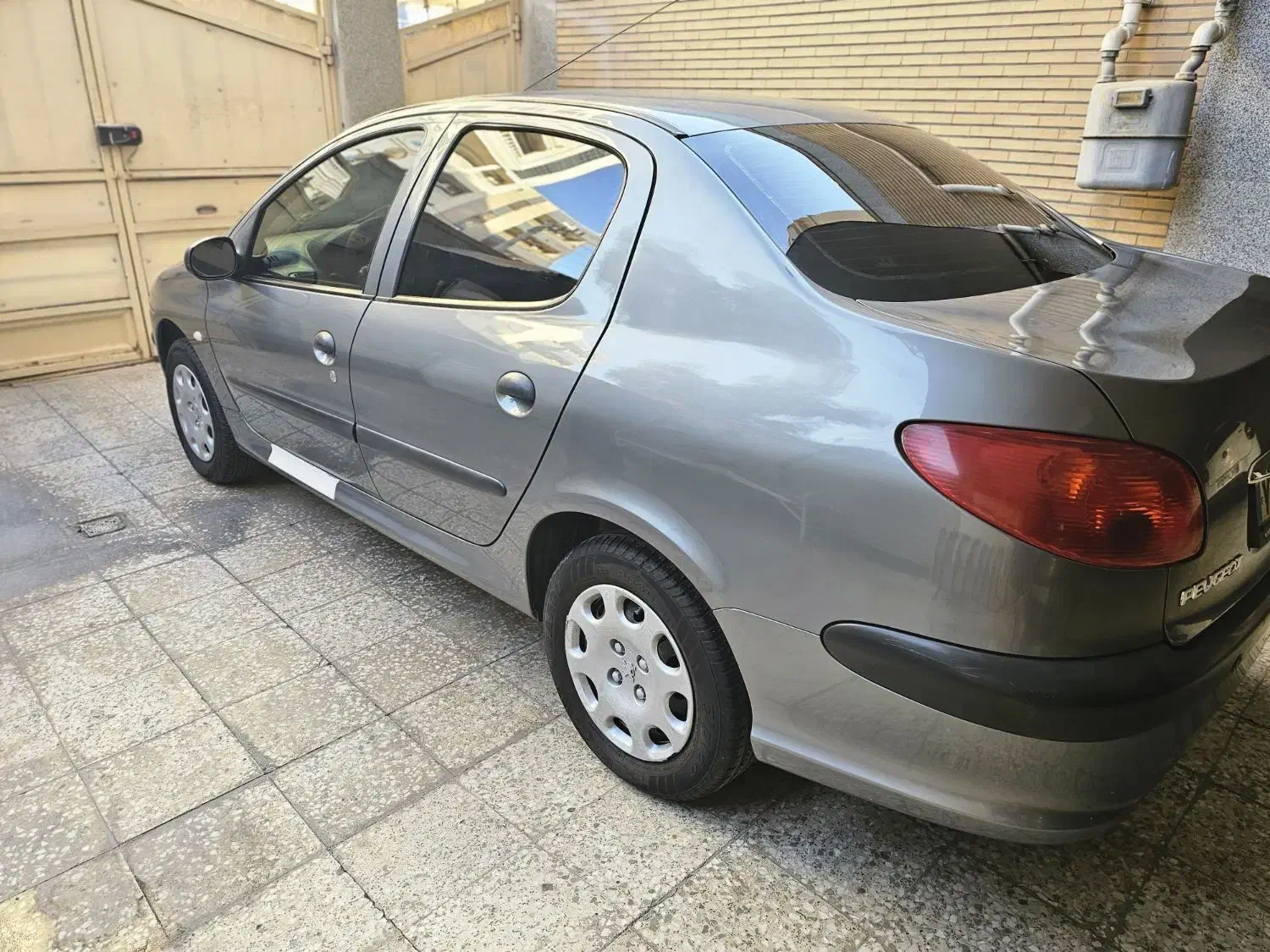 پژو ۲۰۶ صندوق دار v8 - 1397