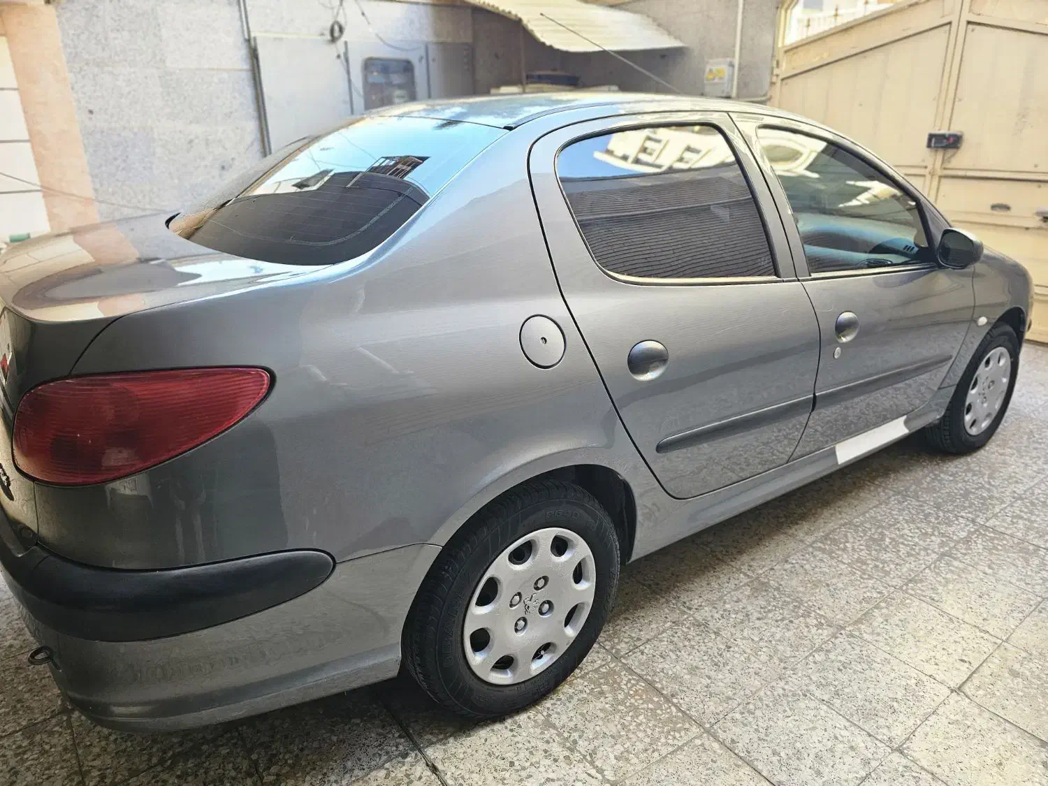 پژو ۲۰۶ صندوق دار v8 - 1397