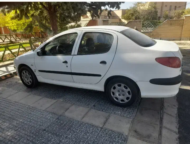 پژو ۲۰۶ صندوق دار v8 - 1395