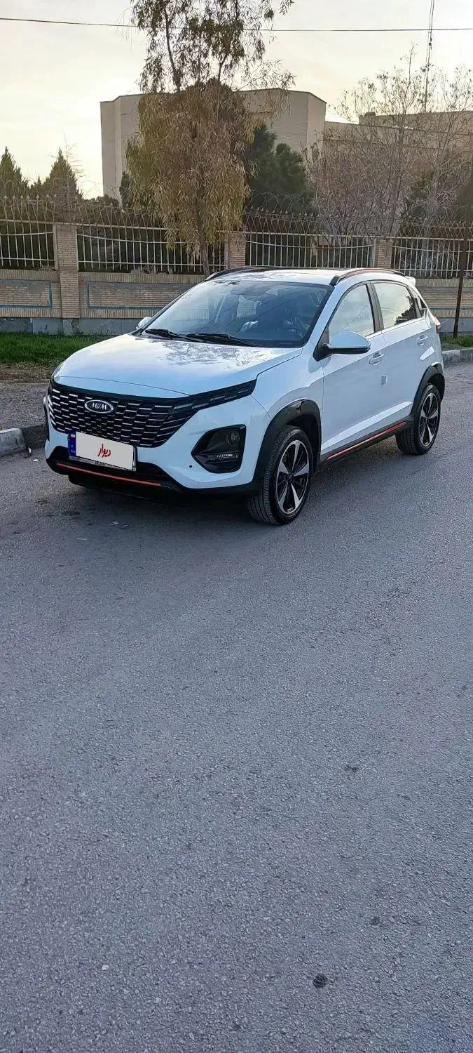 ام وی ام X33 کراس دنده‌ای - 1402
